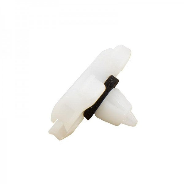 Clip for Range Rover L322 (2002–2009) – DYC000122