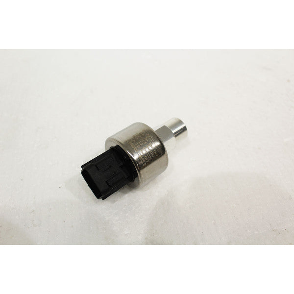 Air Conditioning High Pressure Switch for Jaguar XK8 / XKR / XJ8 – LJA7658AB-R